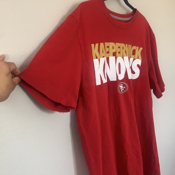 Nike Men’s San Francisco 49ers Scarlet and Gold Kaepernick Knows T Shirt - Picture 3 of 6